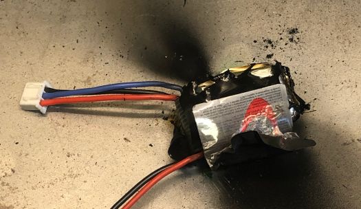 Lipo ulykke, lille 7,4 volt 250 mah batteri som er gået i brand