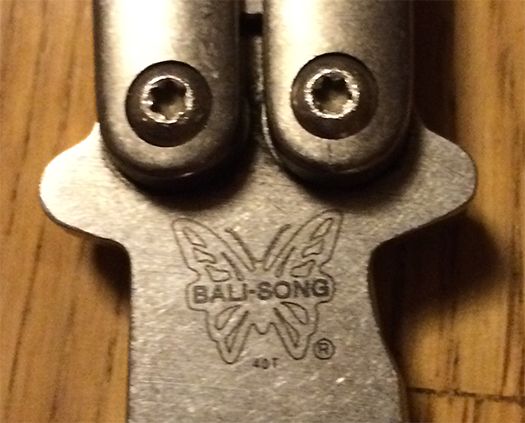 Balisong USA´s logo på Balisongtrainer