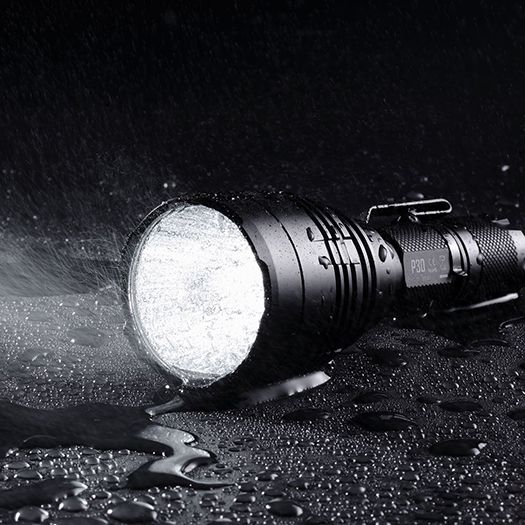 NiteCore P30 i regn