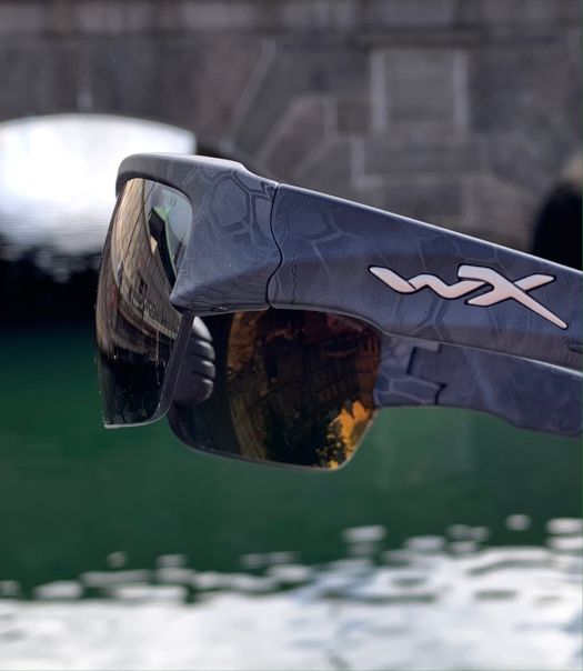 CHVAL12 Wiley X Valor solbrille med gråt glas Kryptek hexagon camoflagemønster