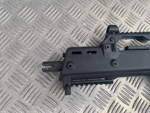 billede af front af en vfc g36