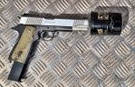 Colt .45 1911 dæmpet med et oliefilter